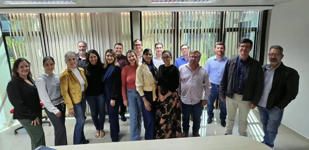 Legislativo e Executivo de Paraíso das Águas participam de reunião técnica no Tribunal de Contas sobre emendas impositivas